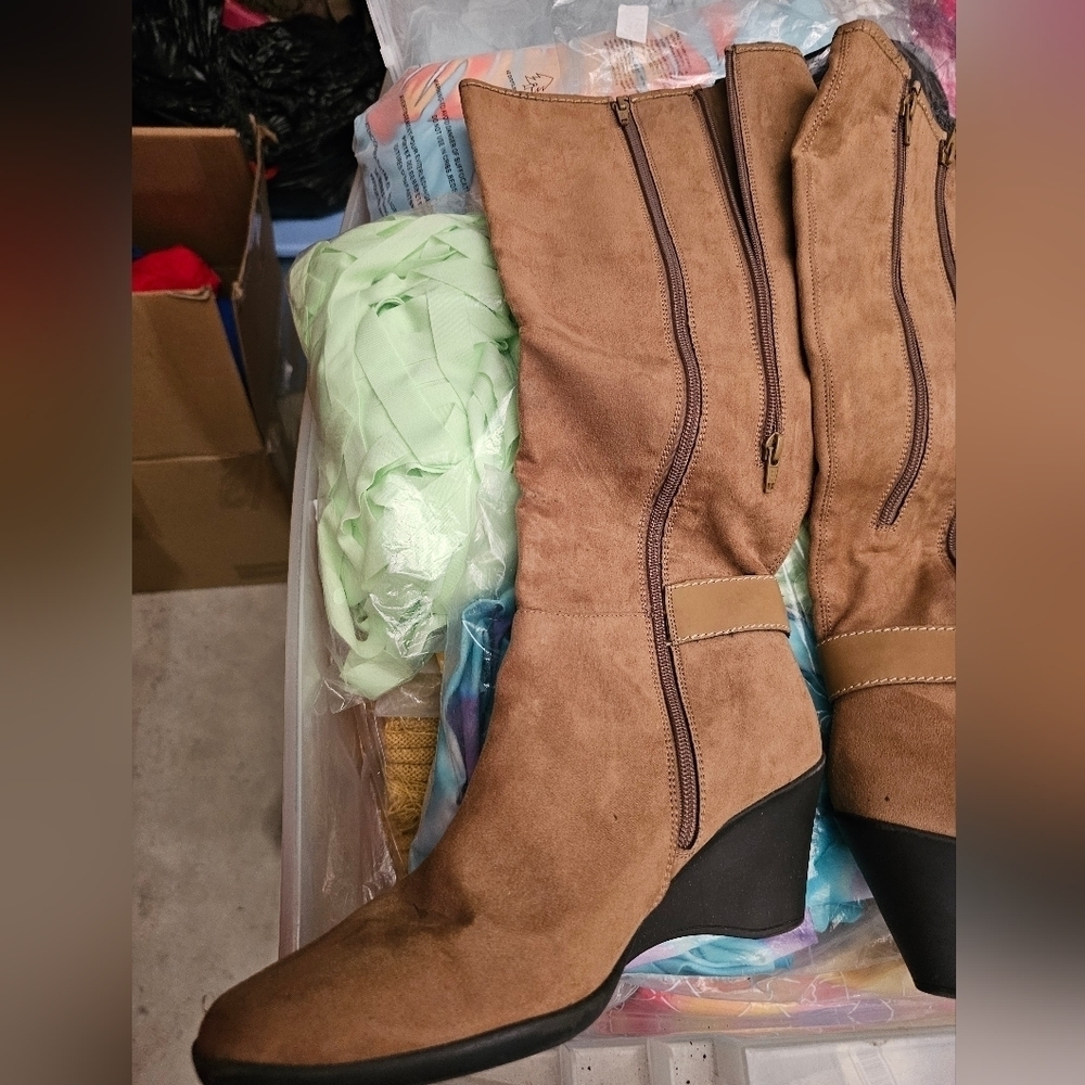 WOMAN BROWN KNEE HIGH WEDGE BOOTS  SIZE 12 medium with an 18" wide Calf - Picture 3 of 9